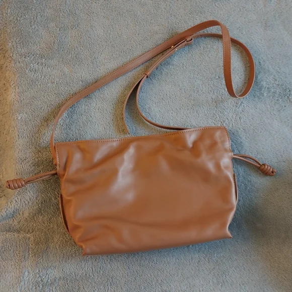 Quince Tan Shoulder Bag - Picture 2 of 4